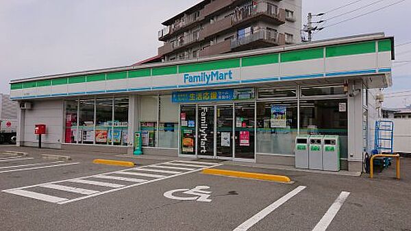【コンビニエンスストア】ファミリーマート　川之江大門店まで2245ｍ