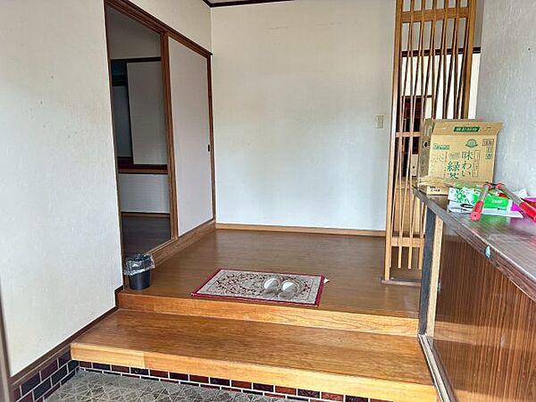 【玄関】広々とした玄関で来客時にも混雑しにくいです！