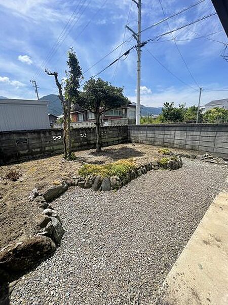 簡単な家庭菜園も楽しめるお庭です
