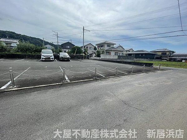 角地特有の角部分からの開放感と採光により、明るく爽やかな暮らしを叶えます。