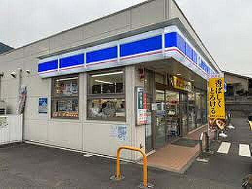 【コンビニエンスストア】ローソン　新居浜篠場町店まで850ｍ
