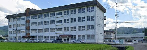 【中学校】西条西中学校まで3224ｍ