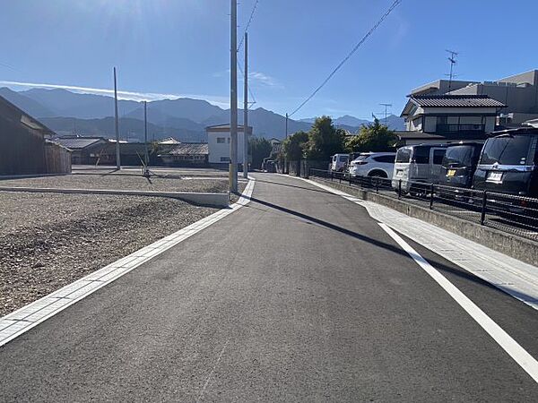 前面道路含む現地写真
