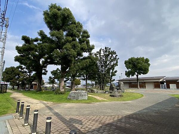 【公園】西条市民公園まで1383ｍ