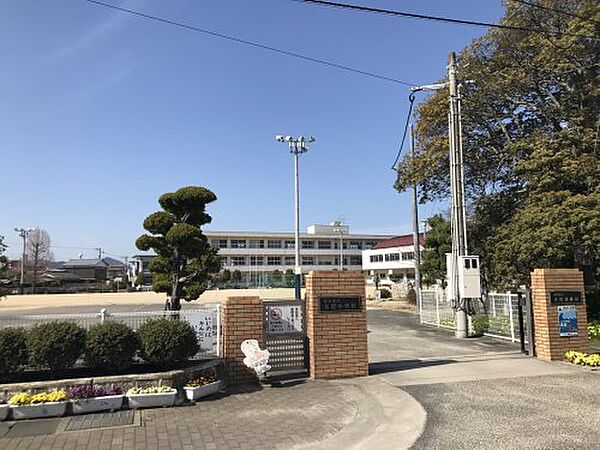 【小学校】多賀小学校まで910ｍ