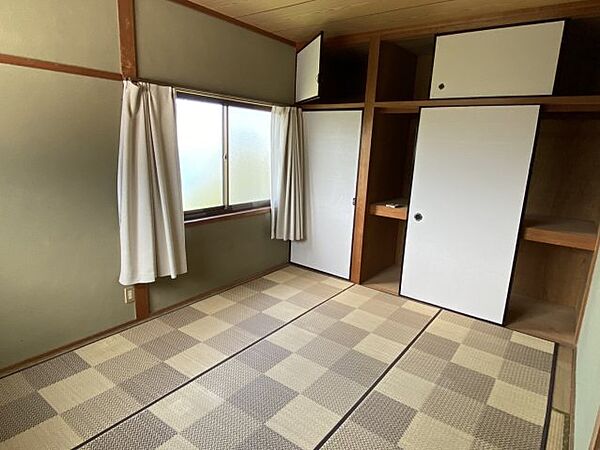 和室、ちょっとしたくつろぎスペースにいかがでしょうか
