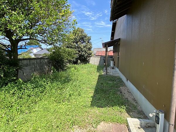 簡単な家庭菜園も楽しめるお庭です