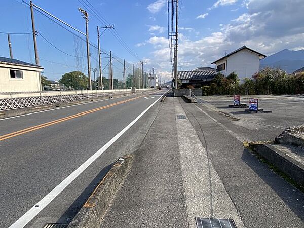 前面道路含む現地写真