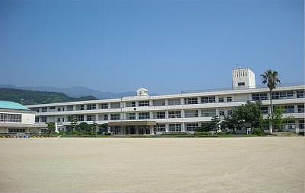 【小学校】中川小学校まで99ｍ