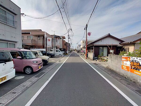 現地写真（前面道路　北向き撮影）