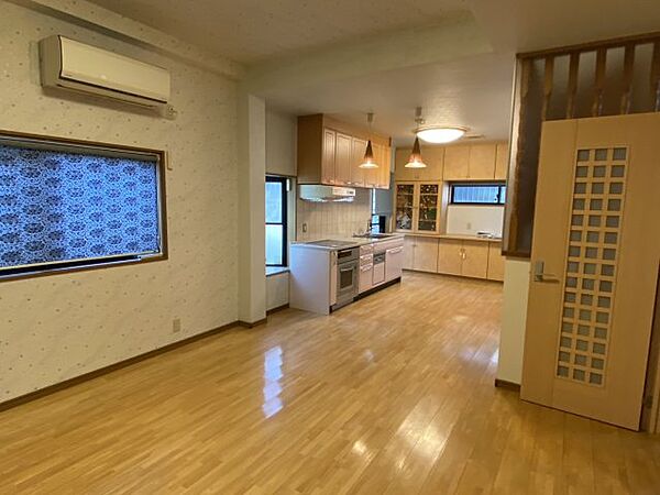 LDK16.5帖あります！築年数を感じさせないくらい綺麗な室内です！