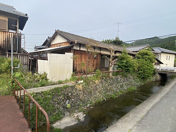 北西側より撮影