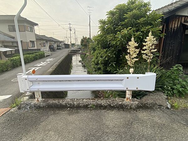 西側水路