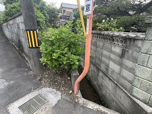 南東側水路