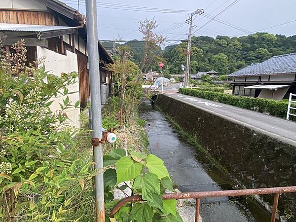 西側水路