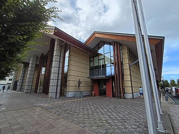 【図書館】西条市立西条図書館まで2204ｍ