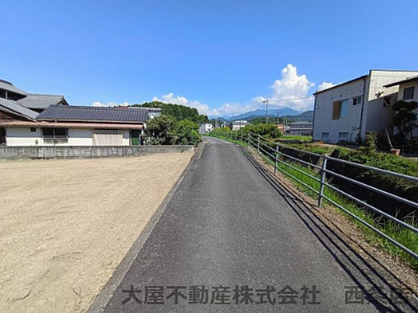南側道路（建築基準法外道路）