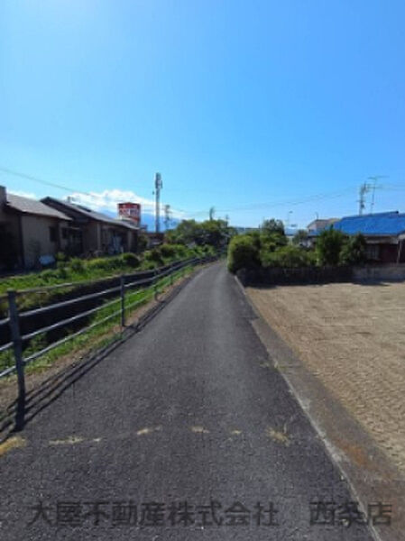 南側道路（建築基準法外道路）