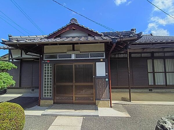 外観：338000046931