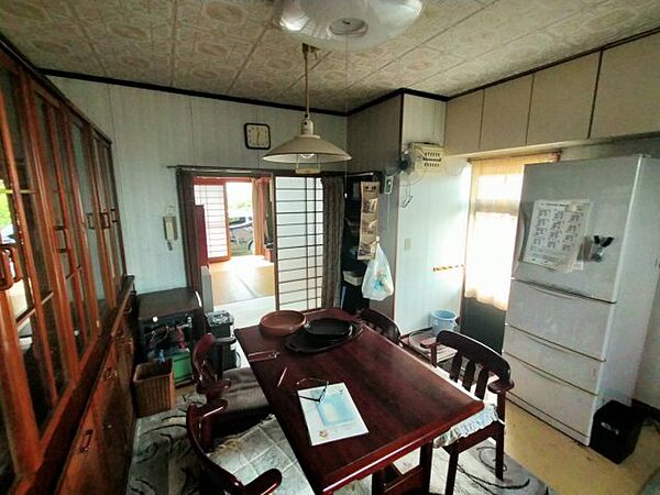 大きなダイニングテーブルを置いても余裕のある広さ。家族の成長に合わせて活用可能です。