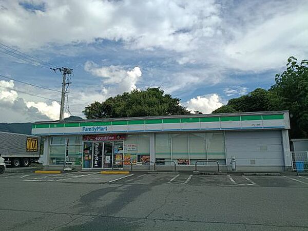 【コンビニエンスストア】ファミリーマート　小松大頭店まで920ｍ