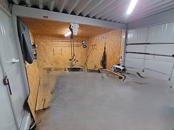 自転車の駐輪、趣味の道具のお手入れにも最適です。
