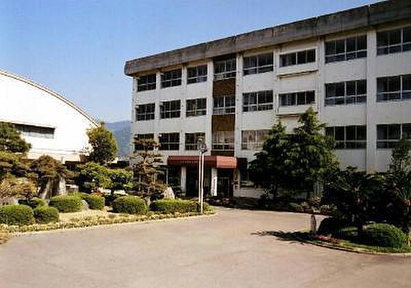 【中学校】西条東中学校まで2813ｍ
