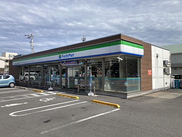 ファミリーマート 松山南斎院町西店 500ｍ