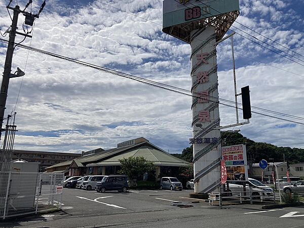 道後さや温泉ゆらら本館 380ｍ