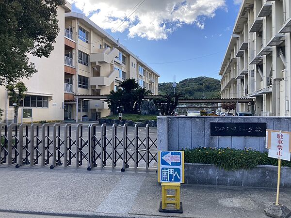 味生小学校　徒歩9分