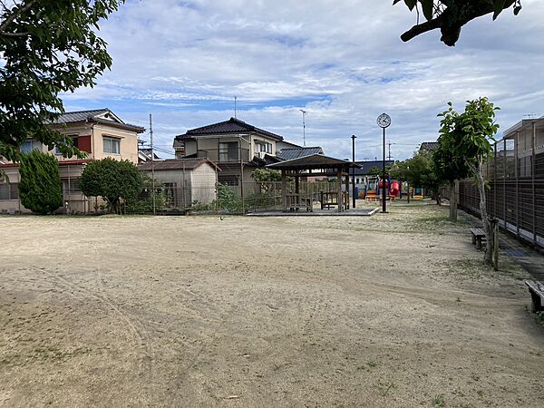 高岡中央公園 90ｍ