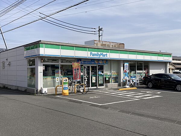 ファミリーマート松山はなみずき通り店