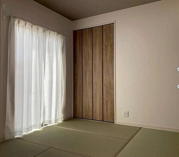 室内写真は建築当初のものになります。現況に関しては内見の上ご確認ださいませ。