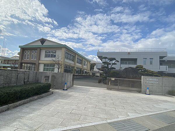 東かがわ市立引田小学校、東かがわ市立引田中学校
