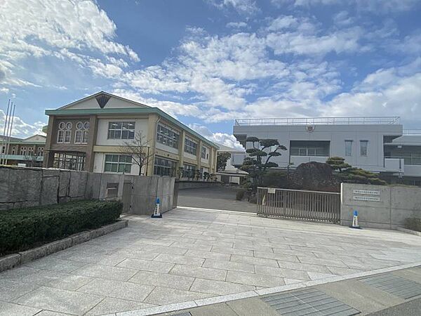 東かがわ市立引田小学校、東かがわ市立引田中学校