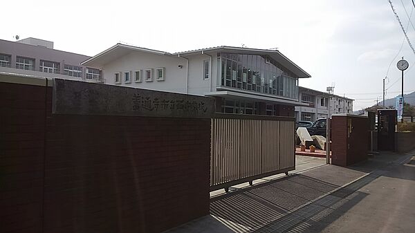 善通寺西中学校校区です