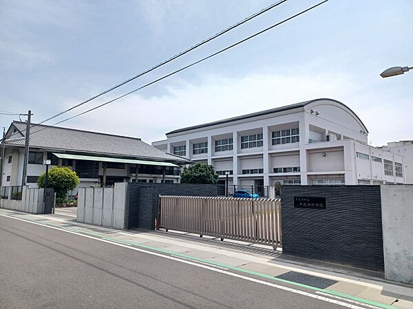 多度津中学校　徒歩23分（1834ｍ）