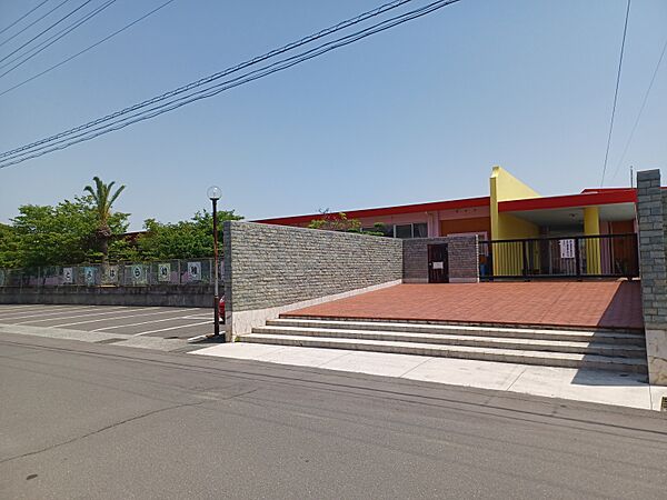 豊原幼稚園も徒歩6分です。