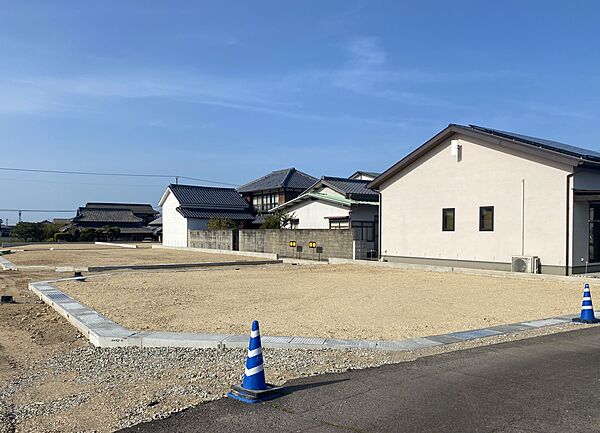 角地なので間取りの自由度が高く、日当たりや風通しも◎
