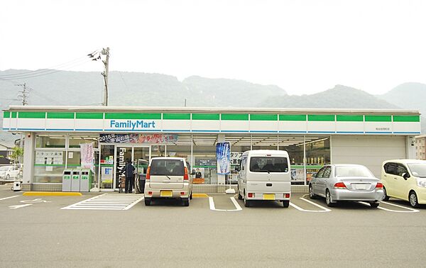 ファミリーマート坂出加茂町店