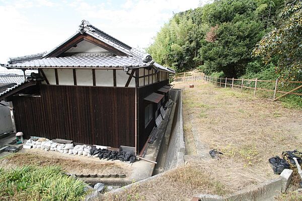 納屋と農地（畑）