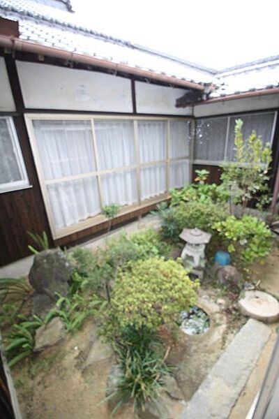 母屋中庭
