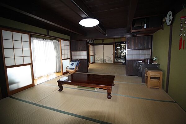 母屋和室続き間