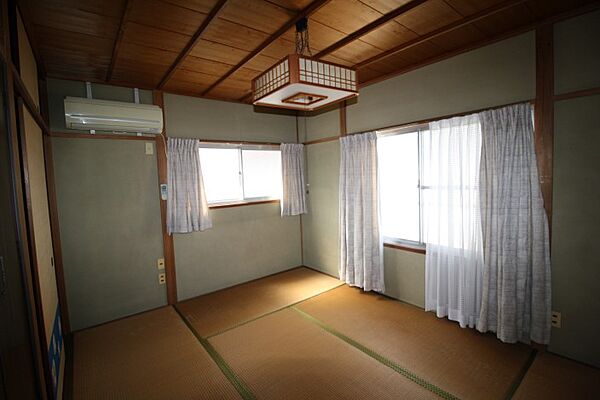 2階和室西