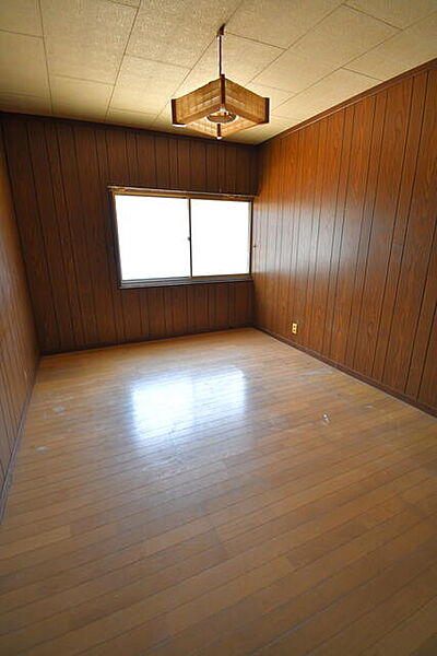 洋室が2部屋。主寝室、子ども部屋もしっかり取れます◎