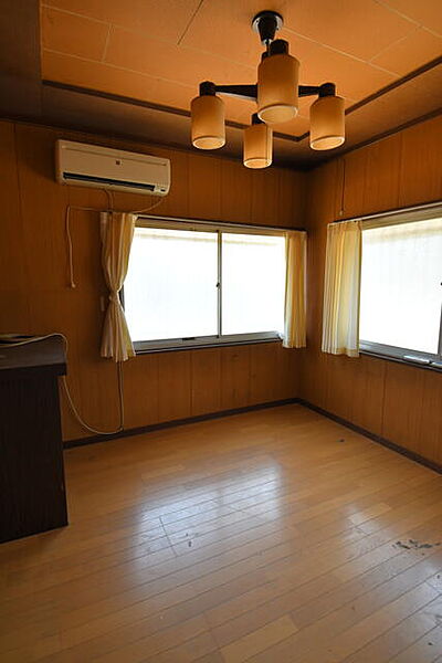 洋室が2部屋。主寝室、子ども部屋もしっかり取れます◎