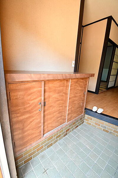 シューズＢＯＸが完備されており、玄関を綺麗に保てます◎