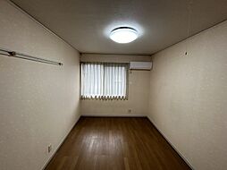 高知市寿町　1Ｒ　2Ｆ（角部屋・駐輪場） 2階ワンルームのリビング/ダイニング