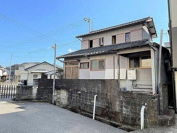 閑静な住宅地内、日当りの良い土地です。