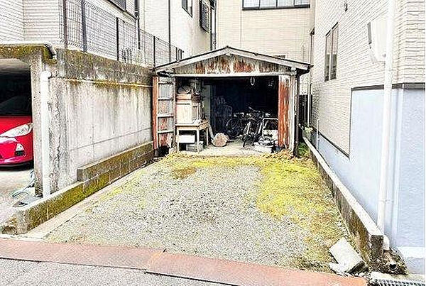 飛び地は駐車場としてもご利用いただけます。